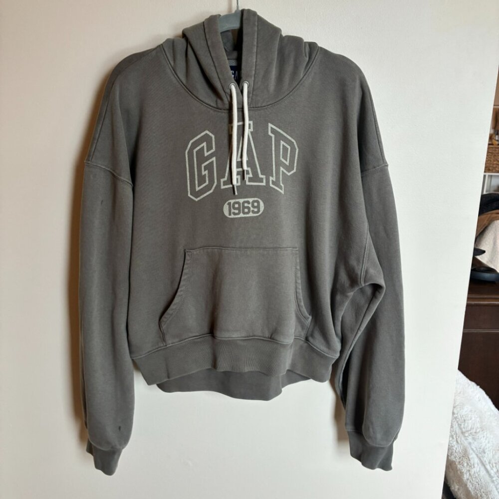 NWOT GAP Cropped Vintage Soft Logo Hoodie size Medium TALL